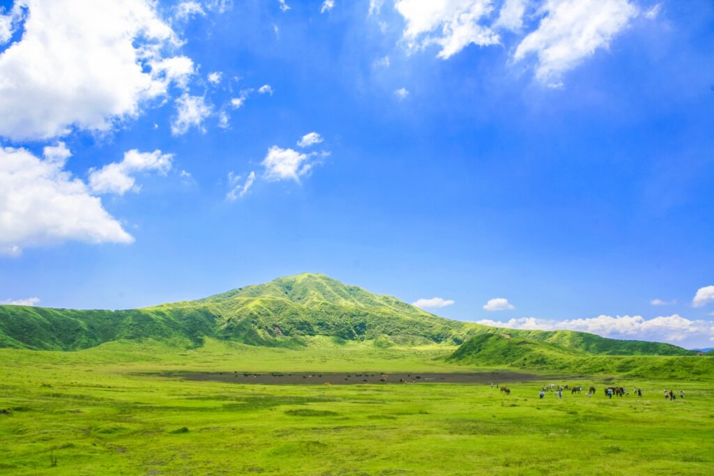 馬の蹄が遠くで響く阿蘇・草千里